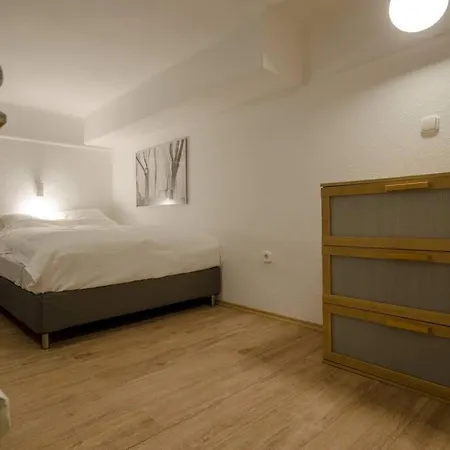 De Lux In Historical Quarters Apartment *